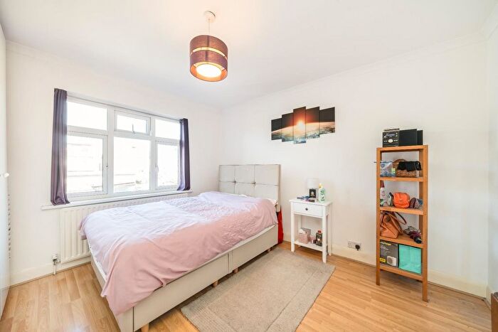 1 Bedroom Maisonette For Sale In Torrington Drive, South Harrow, HA2