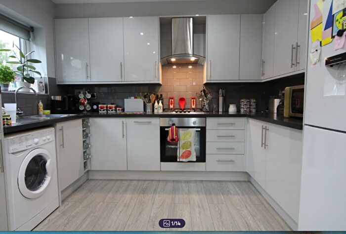 2 Bedroom Flat To Rent In Langley Park Road, Sutton, SM2