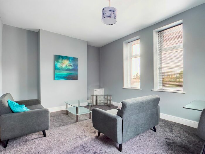 2 Bedroom Flat To Rent In Rosehill, Uplands, Swansea, SA1