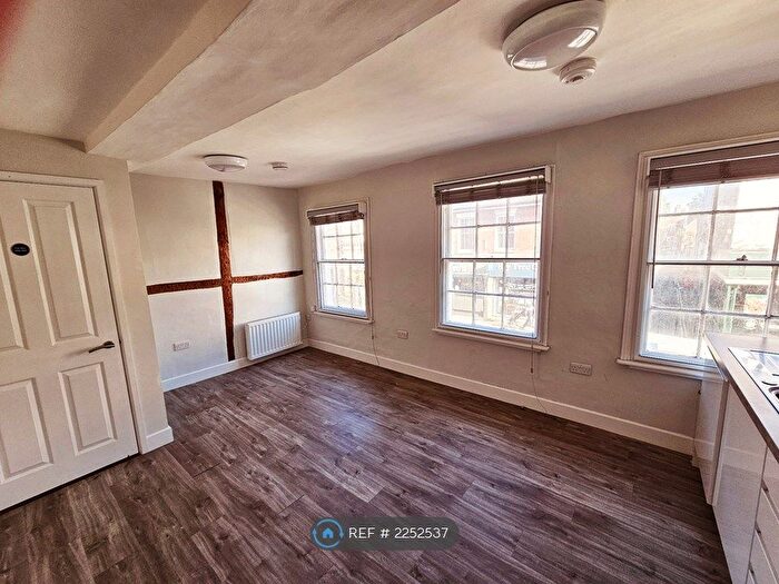 1 Bedroom Flat To Rent In Newbury Street, Wantage, OX12