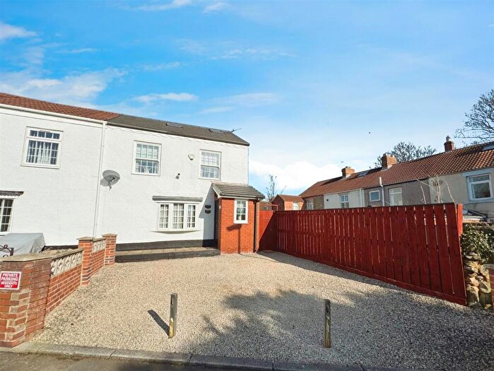 3 Bedroom End Of Terrace House For Sale In Harker Street, Shildon, DL4