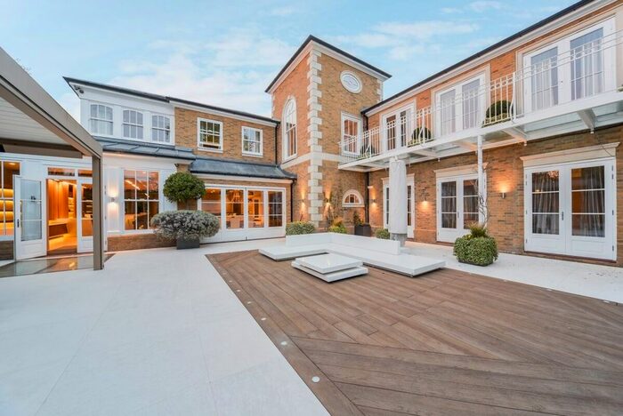 6 Bedroom Detached House To Rent In Broomhouse Lane, London, SW6