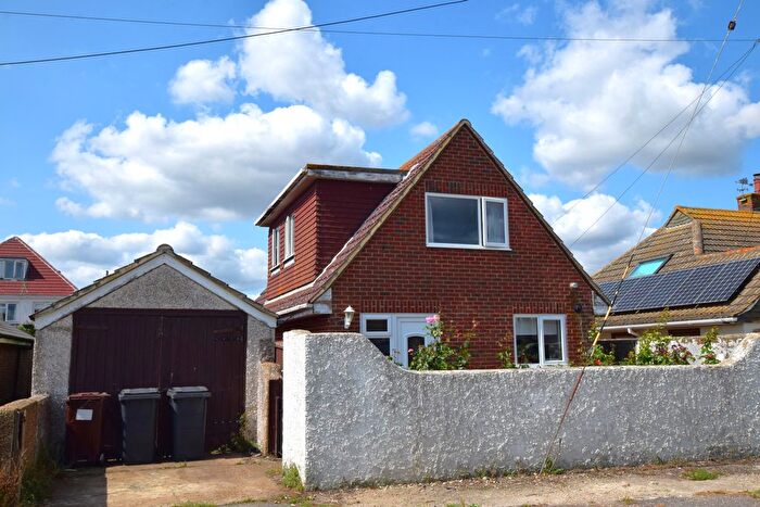 2 Bedroom Detached House For Sale In Eastbourne Avenue, Pevensey Bay, BN24