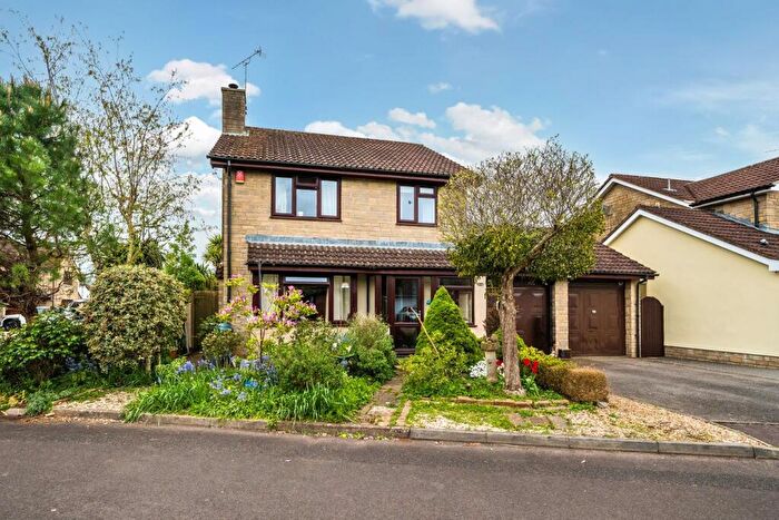 4 Bedroom Detached House For Sale In Springfield Close, Cheddar, BS27
