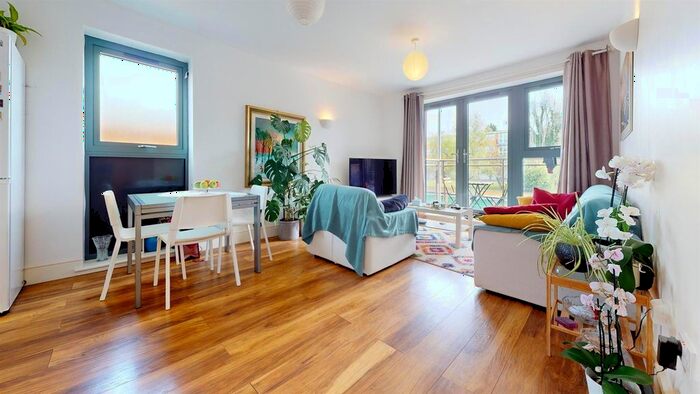 2 Bedroom Flat To Rent In Anthony House, Station Road, New Barnet, EN5