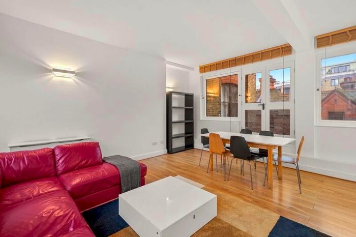 2 Bedroom Flat To Rent In Bow Quarter, Staten Buildings, Bow, E3