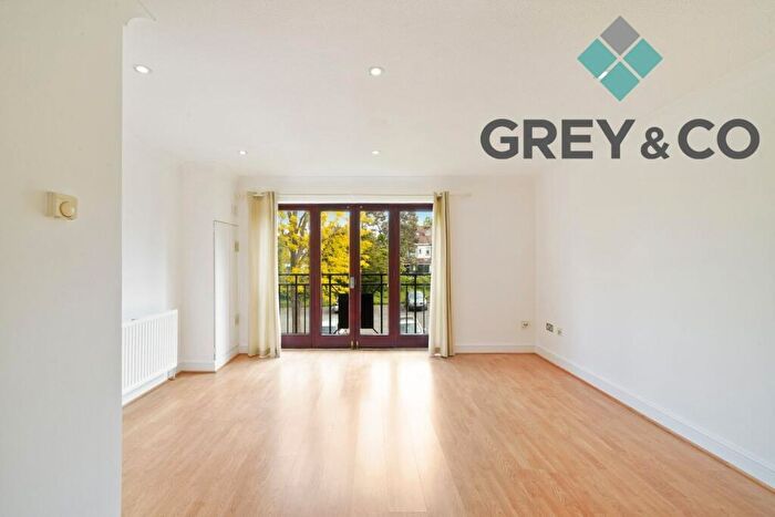 1 Bedroom Apartment For Sale In Ashwood Court Wembley Park Drive Wembley, HA9