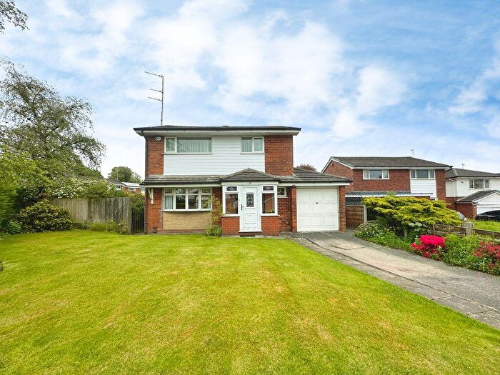 4 Bedroom Detached House For Sale In Sergeants Lane, Whitefield, M45