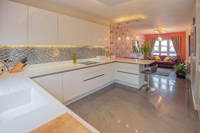 4 Bedroom Town House For Sale In Sir Bernard Lovell Road, Malmesbury, SN16