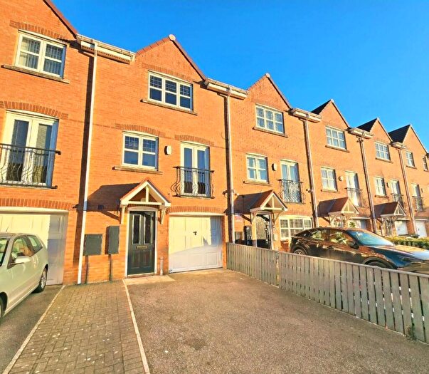 4 Bedroom Town House For Sale In Lowther Drive, Darlington, DL1