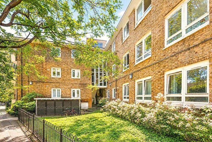 1 Bedroom Flat For Sale In Rosebery House, Sewardstone Road, London, E2