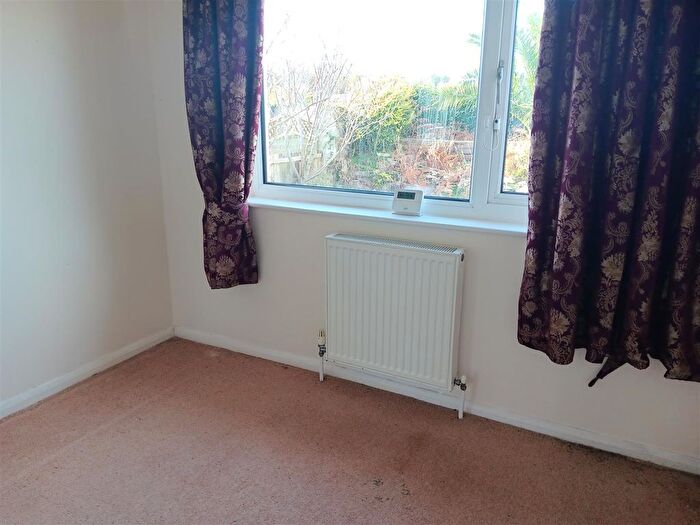 2 Bedroom Semi-Detached Bungalow For Sale In North Boundary Road, Brixham, TQ5