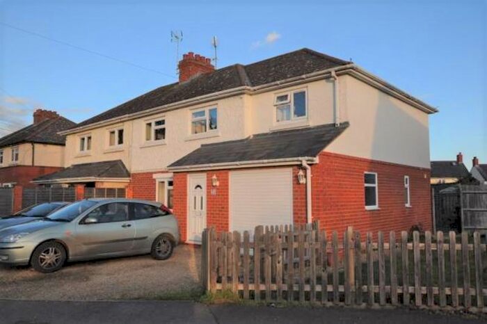 4 Bedroom Semi-Detached House To Rent In Moseley Crescent, Cashes Green, Stroud, GL5