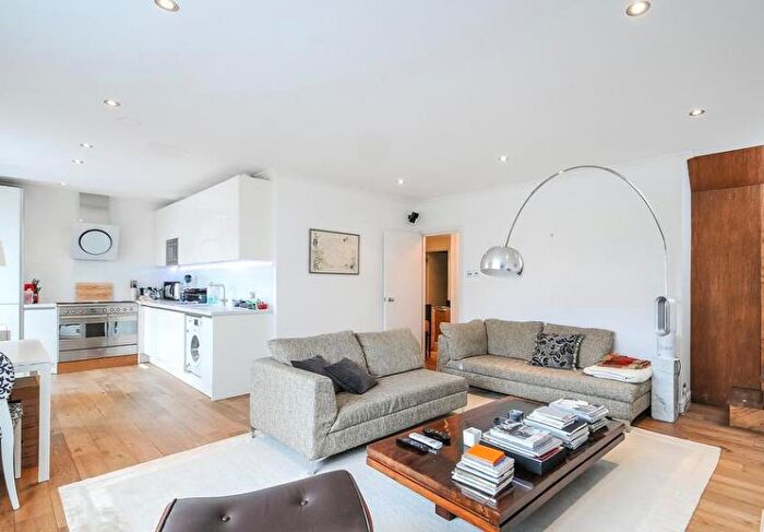 2 Bedroom Apartment To Rent In Baker Street, Marylebone, London, NW1