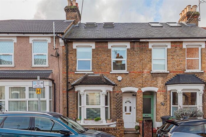 3 Bedroom Terraced House For Sale In Gaywood Road, Walthamstow, E17