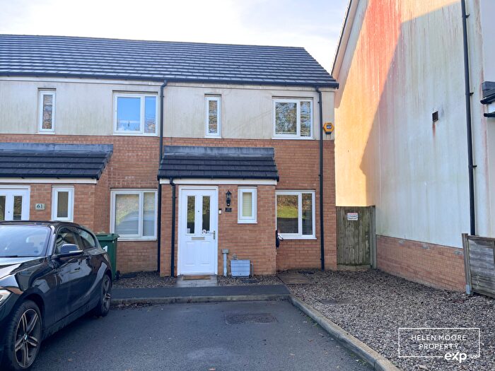 2 Bedroom End Of Terrace House For Sale In Buttercup Road, Plymouth, Devon, PL6