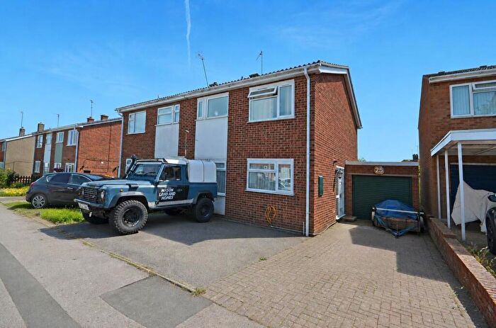 3 Bedroom Semi-Detached House For Sale In Langham Road, Raunds, Northamptonshire, NN9
