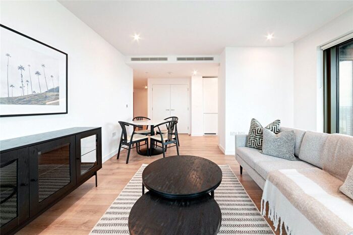 2 Bedroom Flat To Rent In Marsh Wall, London, E14