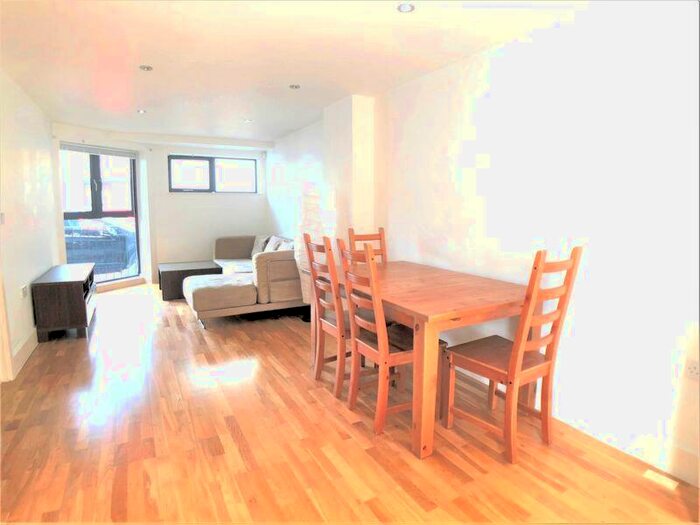 3 Bedroom Town House To Rent In Wilmington Terrace, Bermondsey, SE16