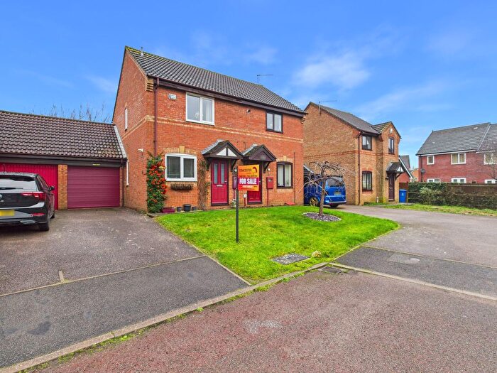 2 Bedroom Semi Detached House For Sale In Docklewell Close, Towcester, NN12