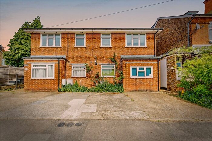 1 Bedroom Flat For Sale In Endsleigh Road, Merstham, Redhill, Surrey, RH1