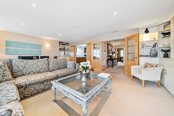 2 Bedroom Flat For Sale In Capricorn Place, Bristol, BS8