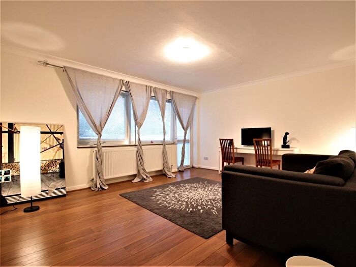 1 Bedroom Flat To Rent In Laburnum Lodge, Hendon Lane, London, N3