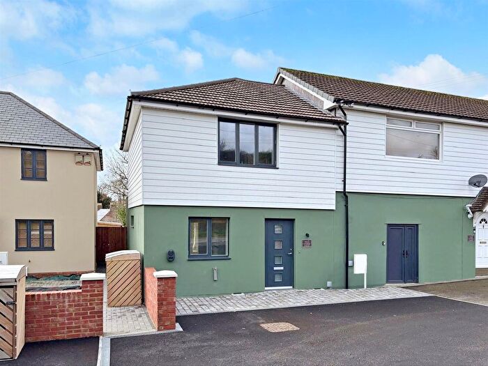 3 Bedroom End Terrace House To Rent In Down Road, Pimperne, DT11