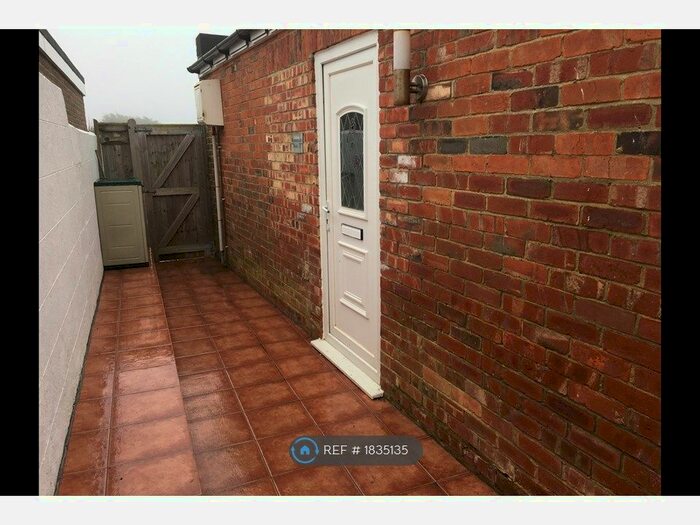 1 Bedroom Flat To Rent In Tyedean Road, Telscombe Cliffs, BN10