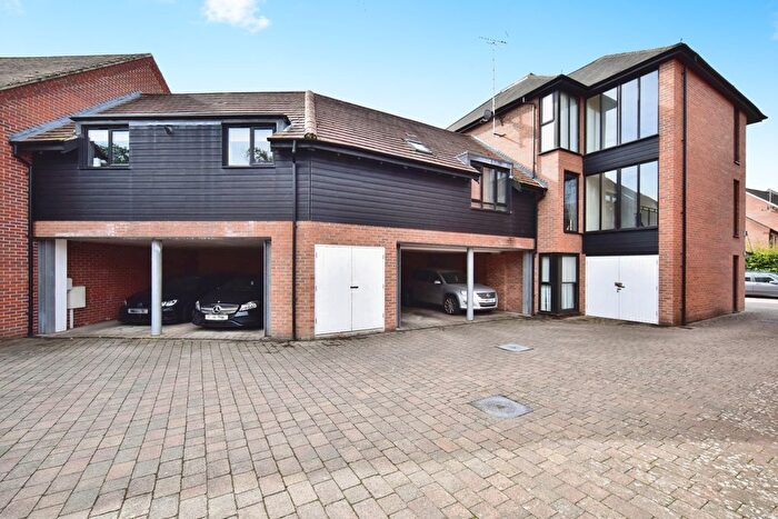 2 Bedroom Flat For Sale In Beadsman Crescent, West Malling, ME19