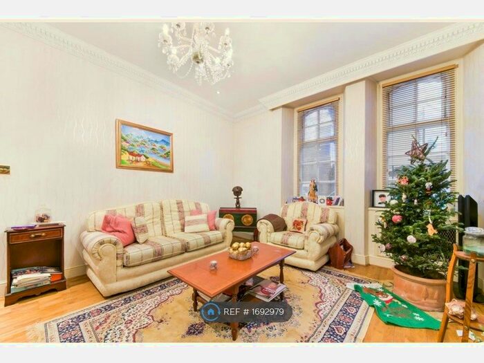 3 Bedroom Flat To Rent In Queens Gate, London, SW7