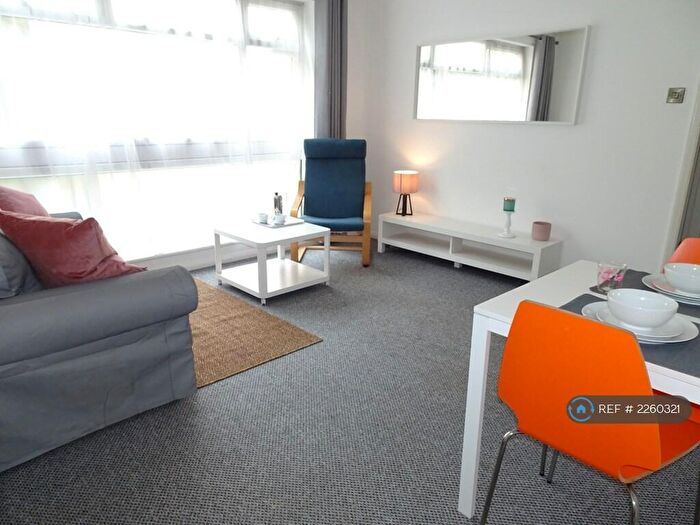 1 Bedroom Flat To Rent In Rushford Court, Manchester, M19