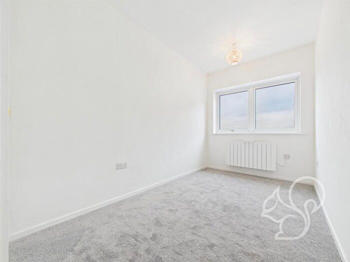 2 Bedroom Apartment For Sale In Seaview Avenue, West Mersea, CO5