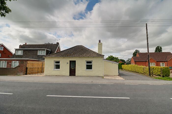 2 Bedroom Bungalow To Rent In Main Street, Howsham, LN7