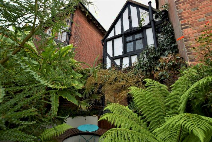 2 Bedroom Cottage To Rent In All Saints Street, Hastings, TN34