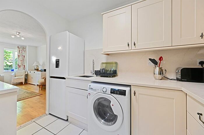 1 Bedroom Flat For Sale In Blakesley Avenue, London, W5