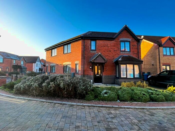 3 Bedroom Semi-Detached House To Rent In Parkfield Drive, Hull, HU3