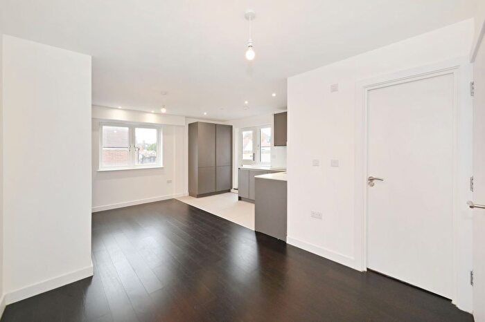 Studio To Rent In Golders Green Road, Golders Green, NW11
