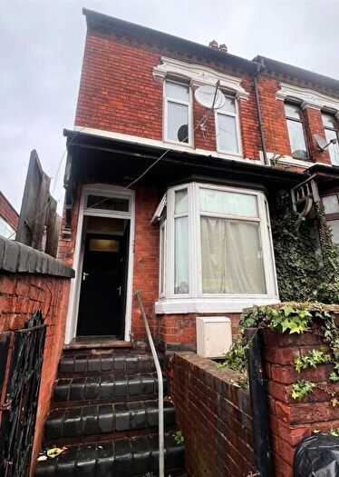 3 Bedroom Block Of Flats For Sale In Warwick Road, Tyseley, Birmingham, West Midlands, B11