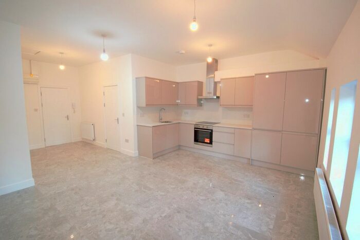 2 Bedroom Flat To Rent In Upper Richmond Road, London, SW15