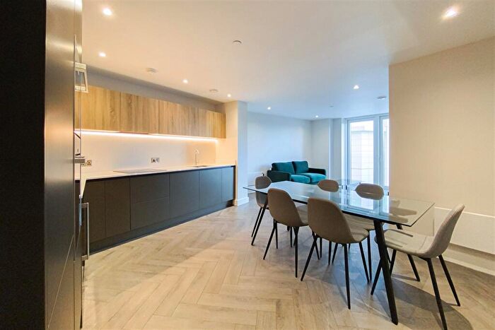2 Bedroom Apartment To Rent In B. Castle Wharf, M15