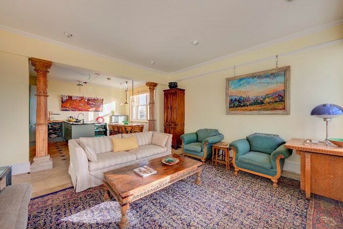 4 Bedroom Flat To Rent In Kensington Court Place, London, W8