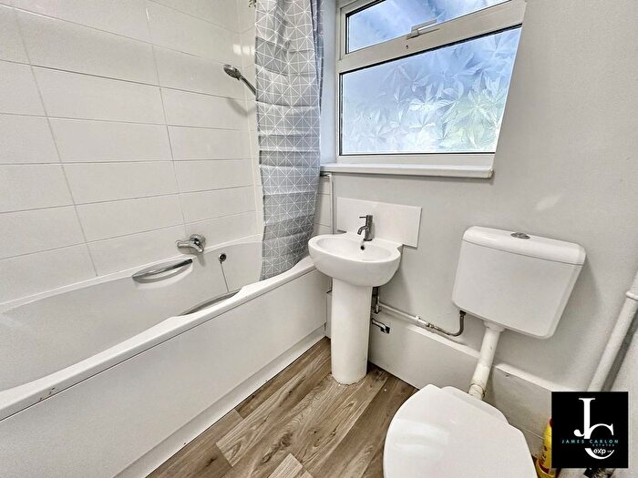 3 Bedroom Terraced House For Sale In James Way, Donnington, Telford, TF2