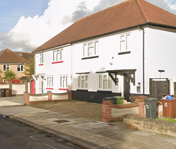 4 Bedroom Semi-detached House For Sale In Wheel Farm Drive, Dagenham, RM10