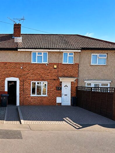 3 Bedroom Terraced House For Sale In Broadmark Road, Slough, SL2