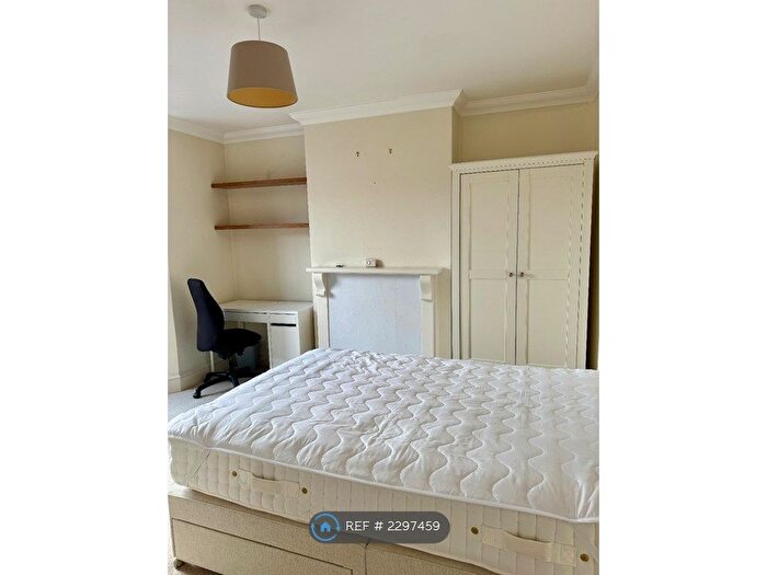 4 Bedroom Terraced House To Rent In Cleveland Road, Chichester, PO19