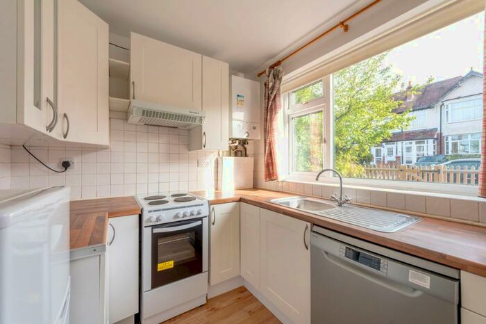2 Bedroom Flat To Rent In Salisbury Road, Carshalton, SM5