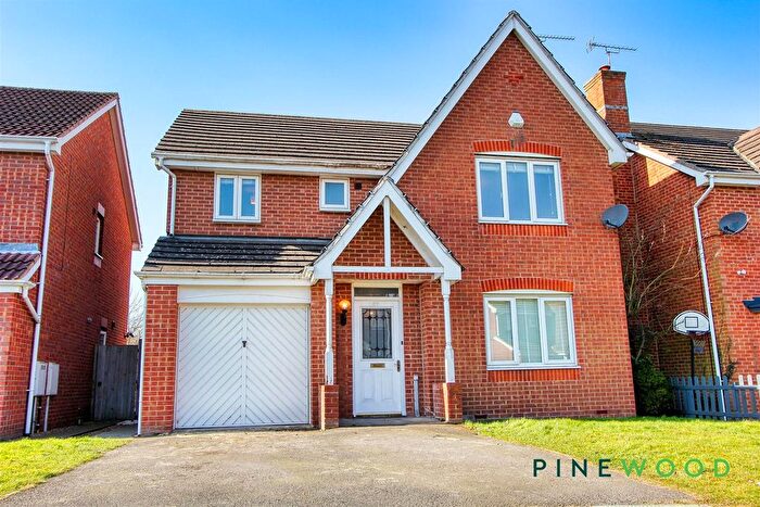 4 Bedroom Detached House To Rent In Rempstone Drive, Hasland, Chesterfield, Derbyshire, S41