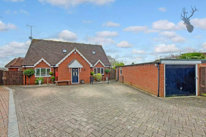 4 Bedroom Detached House For Sale In The Orchards, Epping, CM16