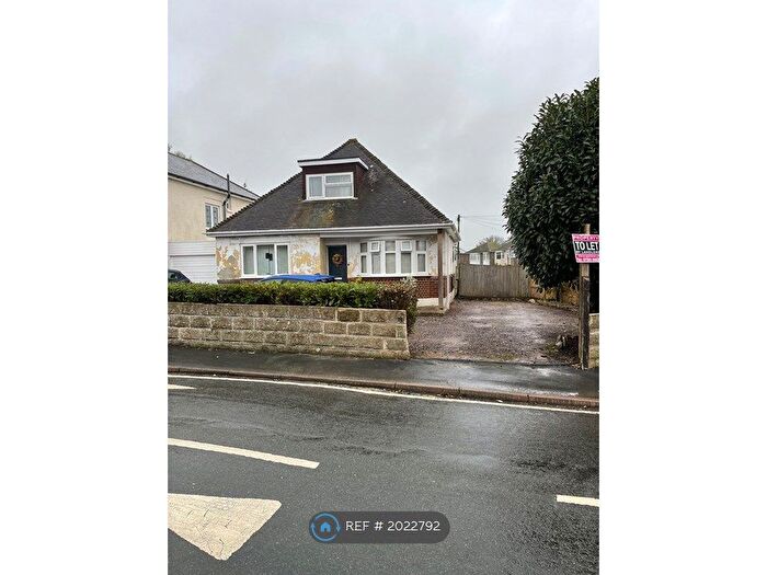 3 Bedroom Bungalow To Rent In Bournemouth, Bournemouth, BH10